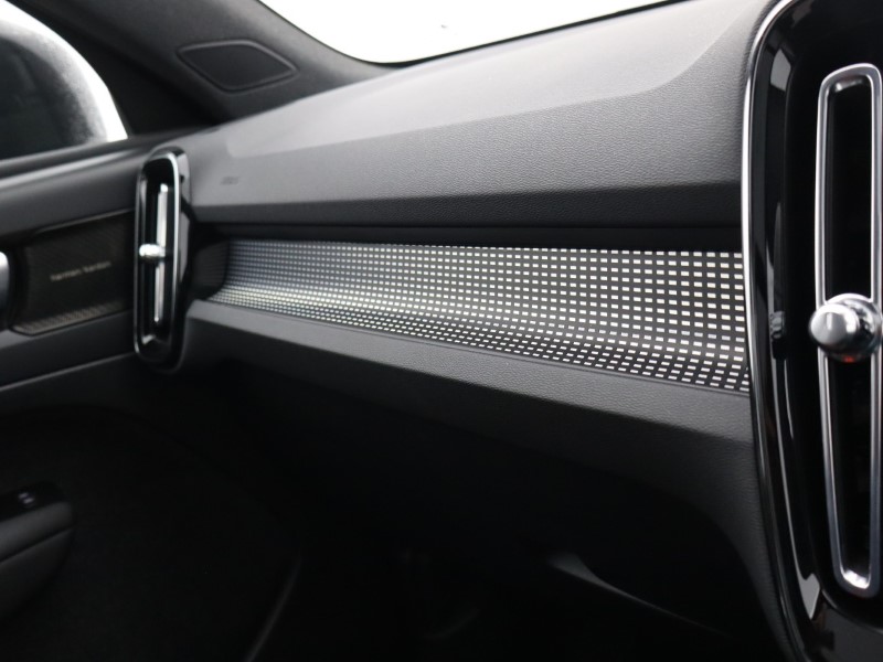 2021 (71) VOLVO XC40 1.5 T5 Recharge PHEV R DESIGN Pro 5dr Auto 4928138