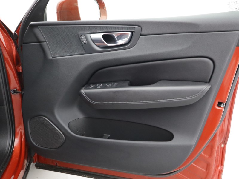 2023 (72) VOLVO XC60 2.0 B5P Core 5dr AWD Geartronic 4997964