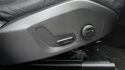 2023 (72) VOLVO XC60 2.0 B5P Core 5dr AWD Geartronic 4997969