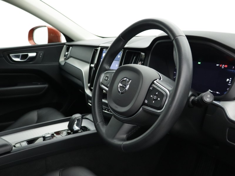 2023 (72) VOLVO XC60 2.0 B5P Core 5dr AWD Geartronic 4997972