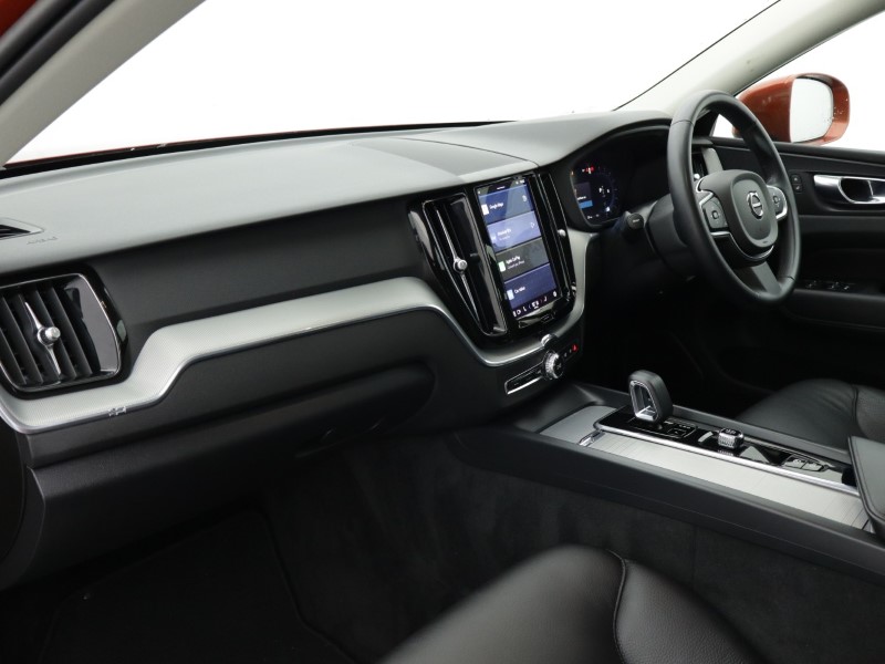2023 (72) VOLVO XC60 2.0 B5P Core 5dr AWD Geartronic 4997974