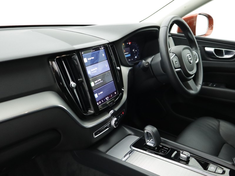 2023 (72) VOLVO XC60 2.0 B5P Core 5dr AWD Geartronic 4997975