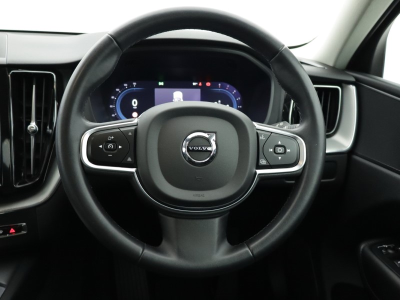 2023 (72) VOLVO XC60 2.0 B5P Core 5dr AWD Geartronic 4997981
