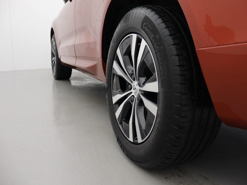 2023 (72) VOLVO XC60 2.0 B5P Core 5dr AWD Geartronic 4997961