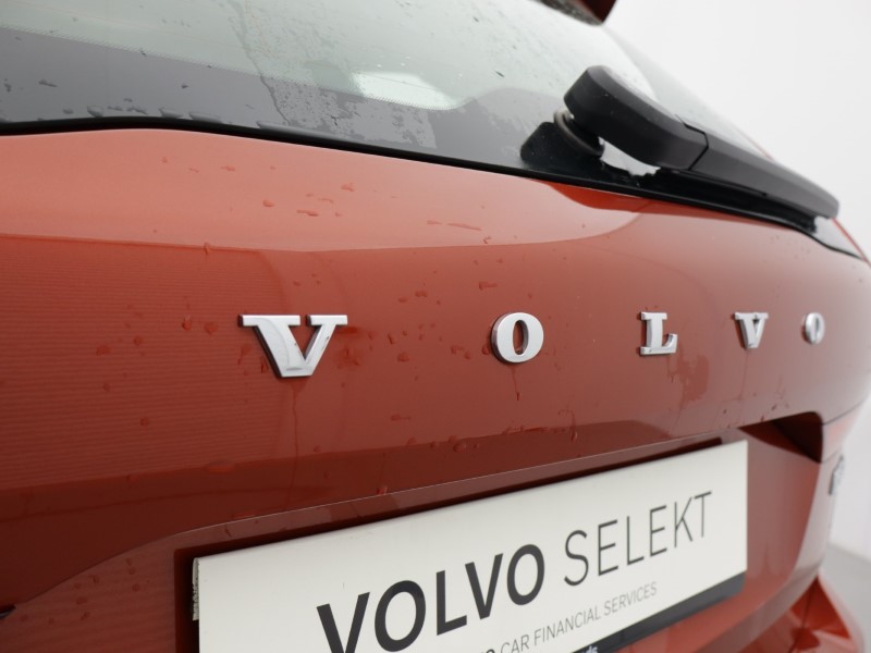 2023 (72) VOLVO XC60 2.0 B5P Core 5dr AWD Geartronic 4997956