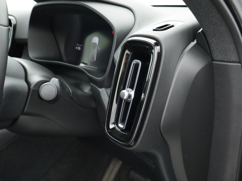 2023 (73) VOLVO C40 300kW Recharge Twin Plus 82kWh 5dr AWD Auto 4984201