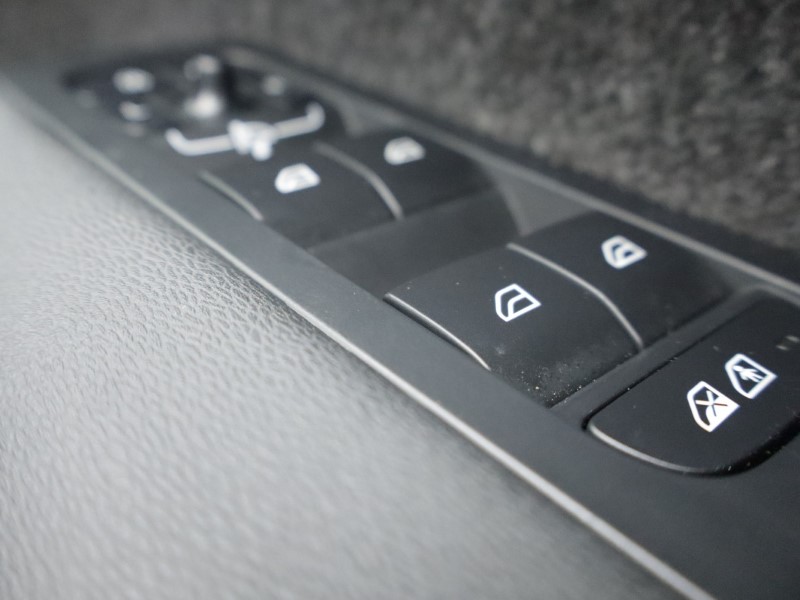 2025 (25) VOLVO EX40 185kW Extended Range Ultra 78kWh 5dr Auto 4983464