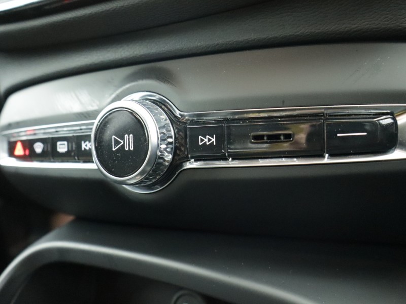 2025 (25) VOLVO EX40 185kW Extended Range Ultra 78kWh 5dr Auto 4983484