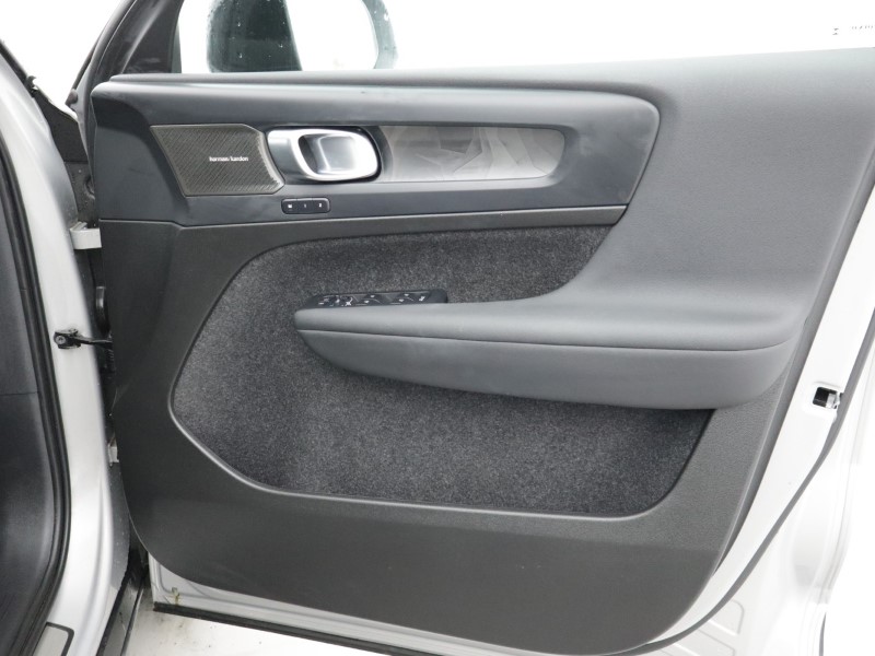 2025 (25) VOLVO EX40 185kW Extended Range Ultra 78kWh 5dr Auto 4983461