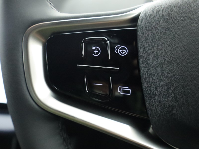 2025 (75) VOLVO EX30 315kW Twin Motor Performance Plus 69kWh 5dr Auto 4963003