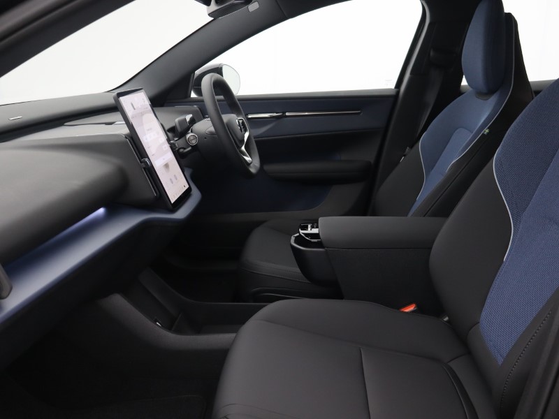 2025 (75) VOLVO EX30 315kW Twin Motor Performance Plus 69kWh 5dr Auto 4962985