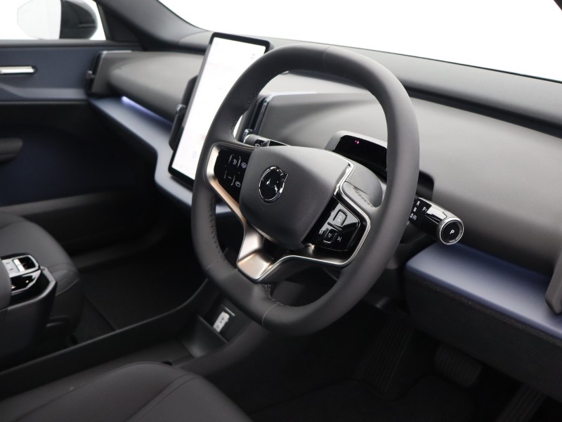 2025 (75) VOLVO EX30 315kW Twin Motor Performance Plus 69kWh 5dr Auto 4962989