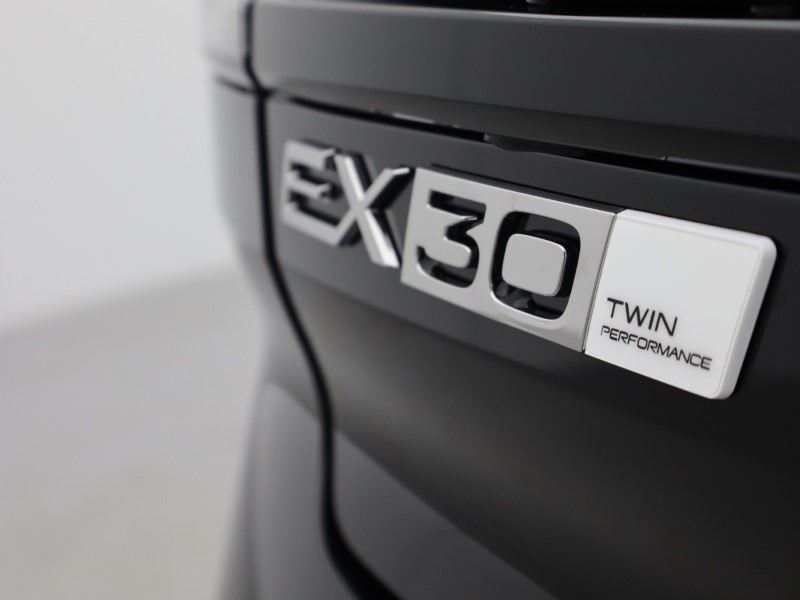 2025 (75) VOLVO EX30 315kW Twin Motor Performance Plus 69kWh 5dr Auto 4962978