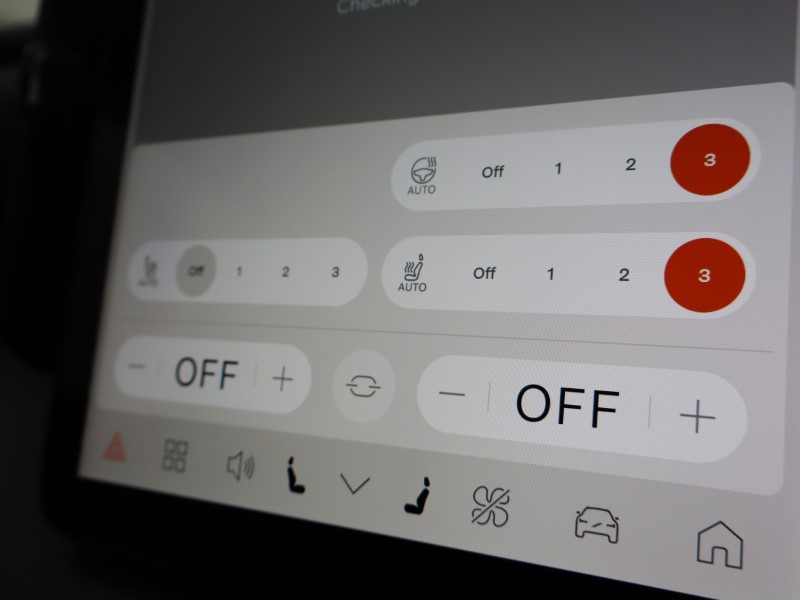 2025 (75) VOLVO EX30 315kW Twin Motor Performance Plus 69kWh 5dr Auto 4963007