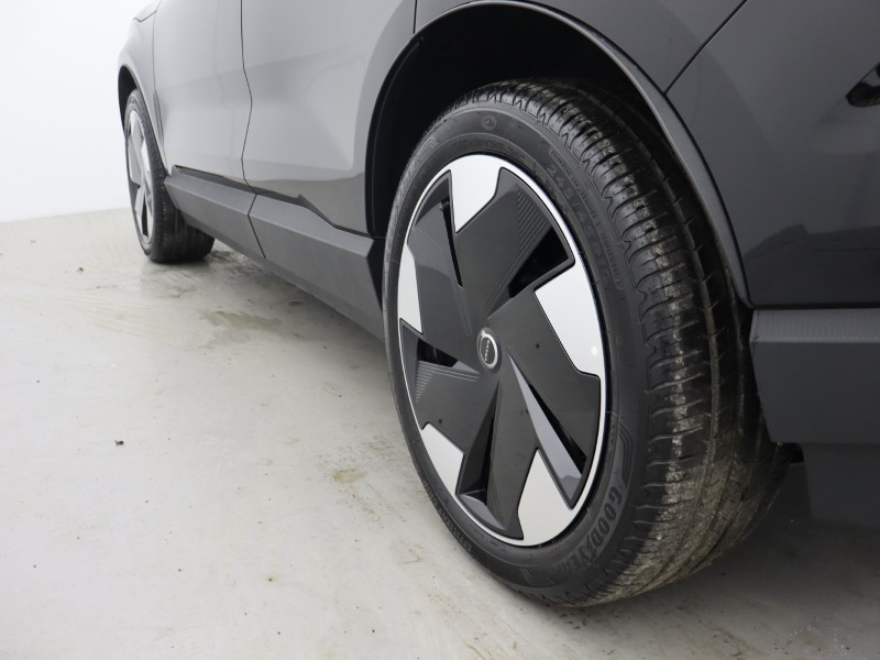 2025 (75) VOLVO EX30 315kW Twin Motor Performance Plus 69kWh 5dr Auto 4962983