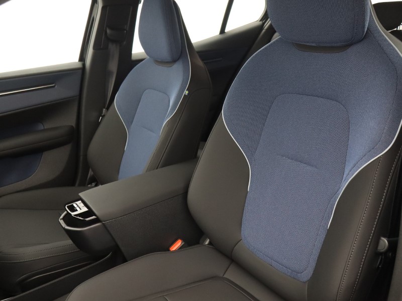 2025 (75) VOLVO EX30 315kW Twin Motor Performance Plus 69kWh 5dr Auto 4962993