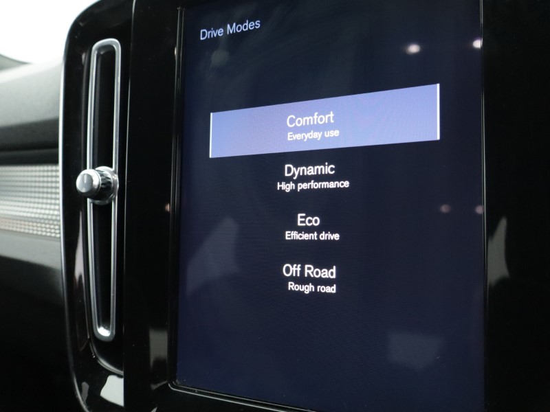 2020 (70) VOLVO XC40 1.5 T3 [163] R DESIGN 5dr Geartronic 4973690