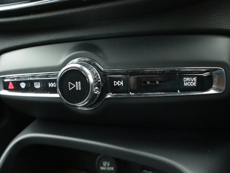 2020 (70) VOLVO XC40 1.5 T3 [163] R DESIGN 5dr Geartronic 4973688