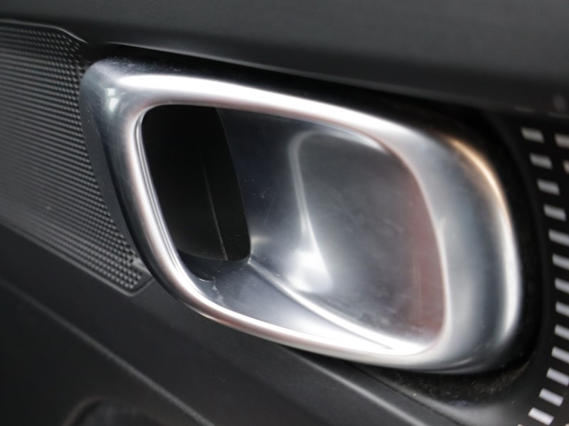 2020 (70) VOLVO XC40 1.5 T3 [163] R DESIGN 5dr Geartronic 4973668