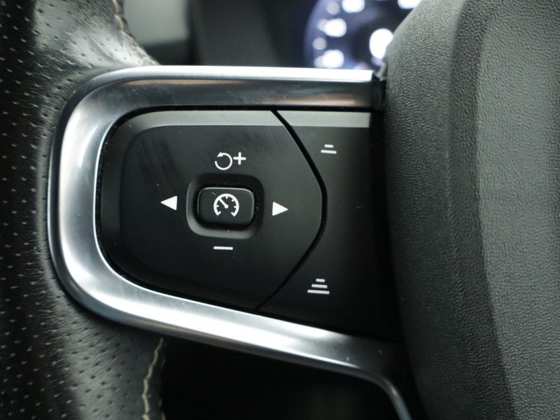 2020 (70) VOLVO XC40 1.5 T3 [163] R DESIGN 5dr Geartronic 4973682