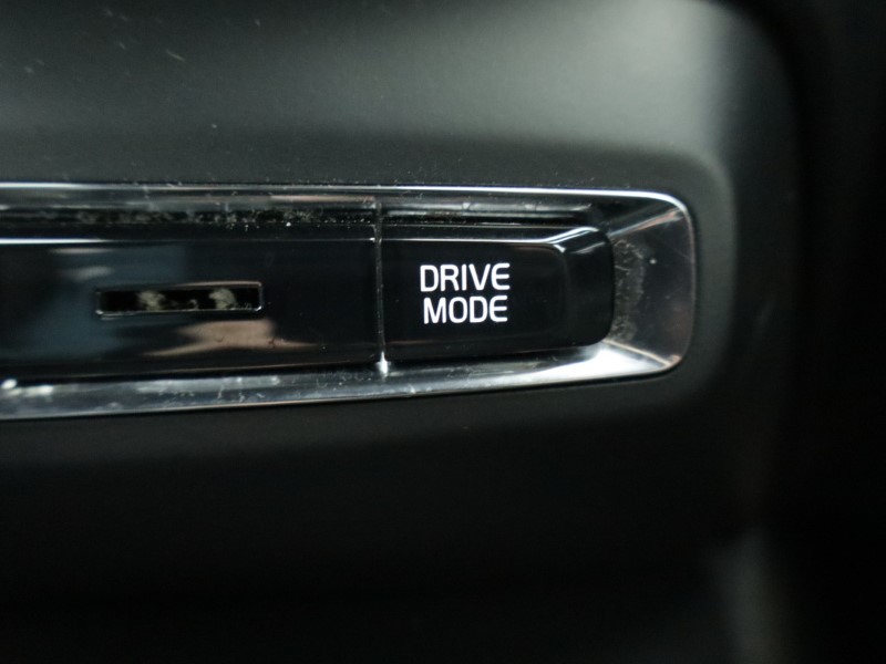 2020 (70) VOLVO XC40 1.5 T3 [163] R DESIGN 5dr Geartronic 4973689