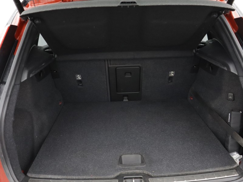 2020 (70) VOLVO XC40 1.5 T3 [163] R DESIGN 5dr Geartronic 4973657