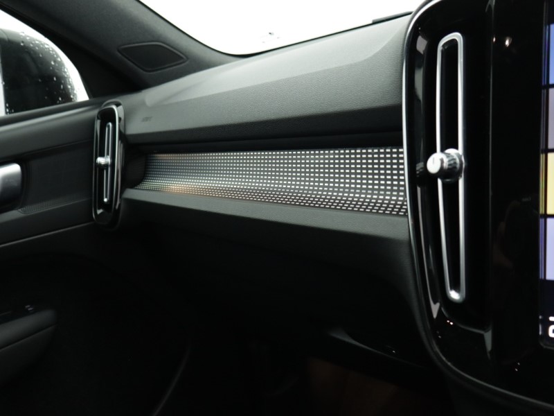 2020 (70) VOLVO XC40 1.5 T3 [163] R DESIGN 5dr Geartronic 4973694