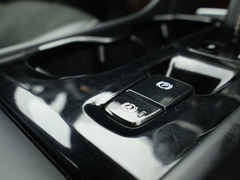 2020 (70) VOLVO XC40 1.5 T3 [163] R DESIGN 5dr Geartronic 4973693