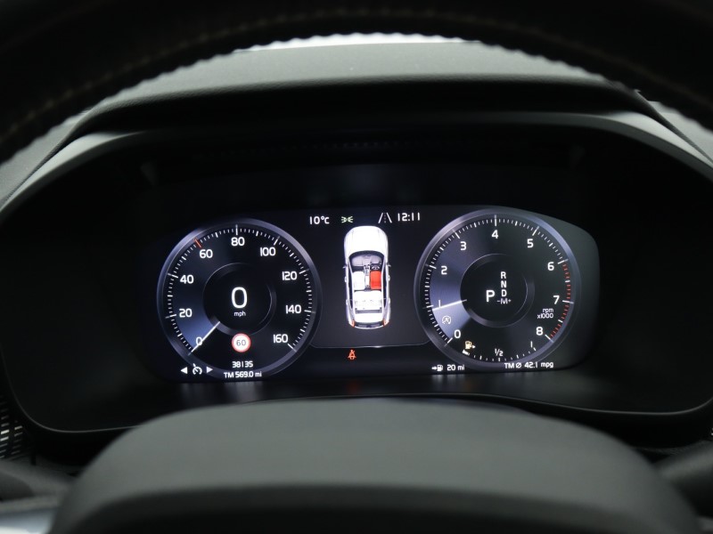 2020 (70) VOLVO XC40 1.5 T3 [163] R DESIGN 5dr Geartronic 4973684