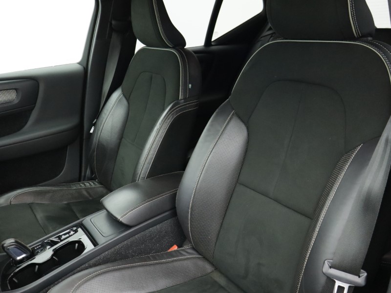 2020 (70) VOLVO XC40 1.5 T3 [163] R DESIGN 5dr Geartronic 4973674