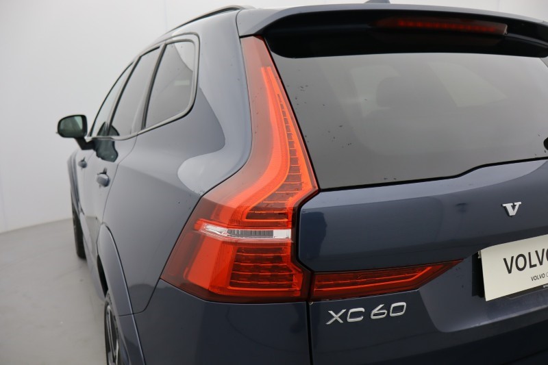 2025 (25) VOLVO XC60 2.0 T8 [455] PHEV Ultra Dark 5dr AWD Geartronic 5010238