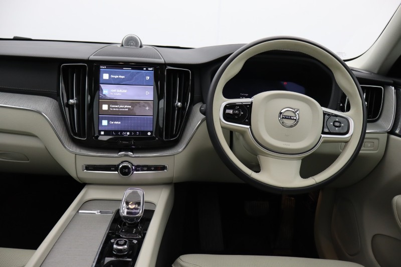 2025 (25) VOLVO XC60 2.0 T8 [455] PHEV Ultra Dark 5dr AWD Geartronic 5010271
