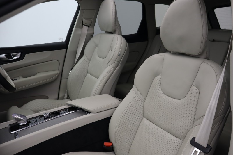 2025 (25) VOLVO XC60 2.0 T8 [455] PHEV Ultra Dark 5dr AWD Geartronic 5010261