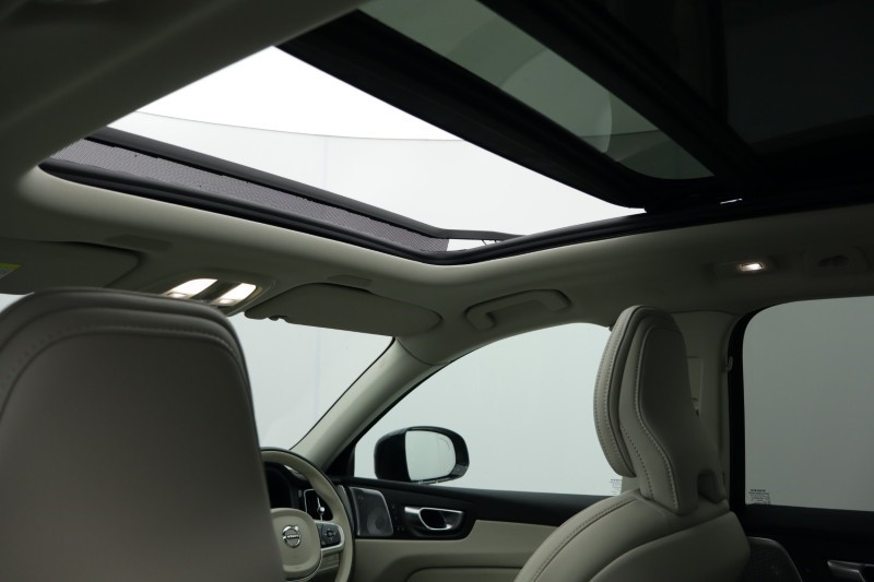 2025 (25) VOLVO XC60 2.0 T8 [455] PHEV Ultra Dark 5dr AWD Geartronic 5010250