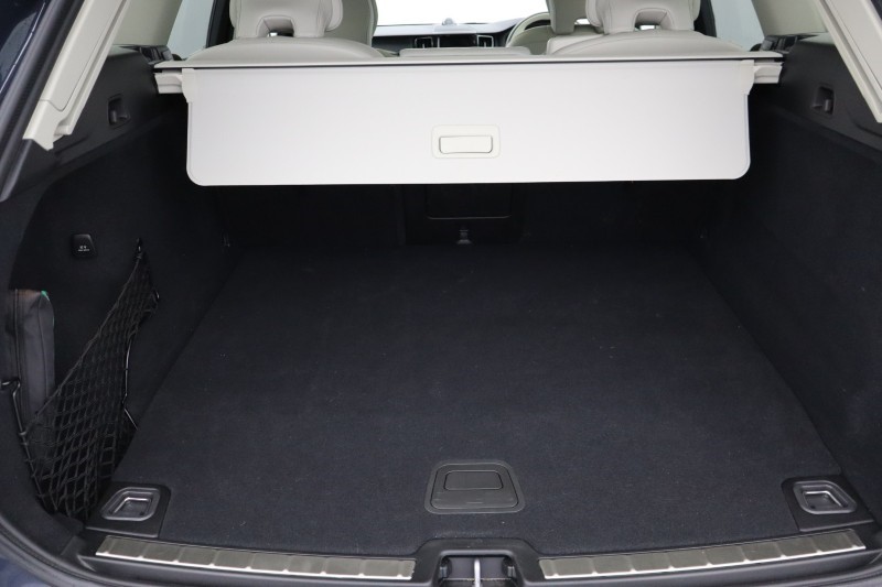 2025 (25) VOLVO XC60 2.0 T8 [455] PHEV Ultra Dark 5dr AWD Geartronic 5010241