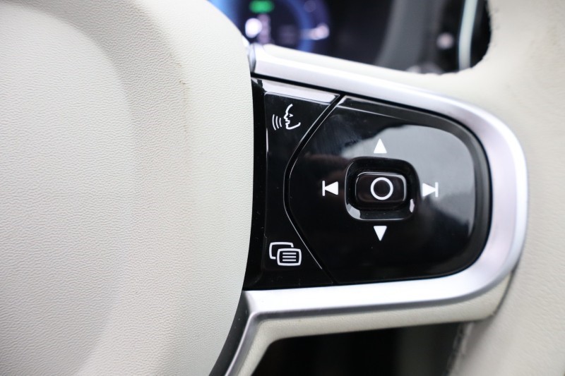 2025 (25) VOLVO XC60 2.0 T8 [455] PHEV Ultra Dark 5dr AWD Geartronic 5010274