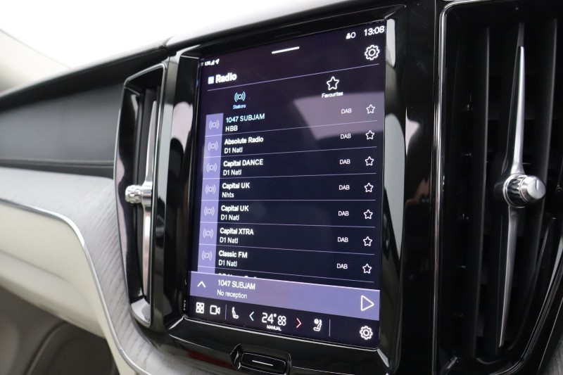 2025 (25) VOLVO XC60 2.0 T8 [455] PHEV Ultra Dark 5dr AWD Geartronic 5010279