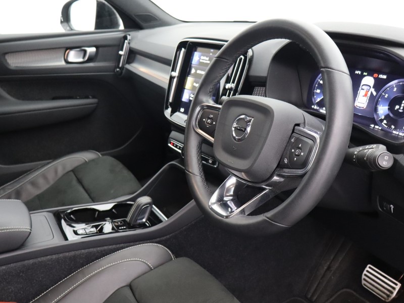 2022 (22) VOLVO XC40 1.5 T3 [163] R DESIGN 5dr Geartronic 5068163