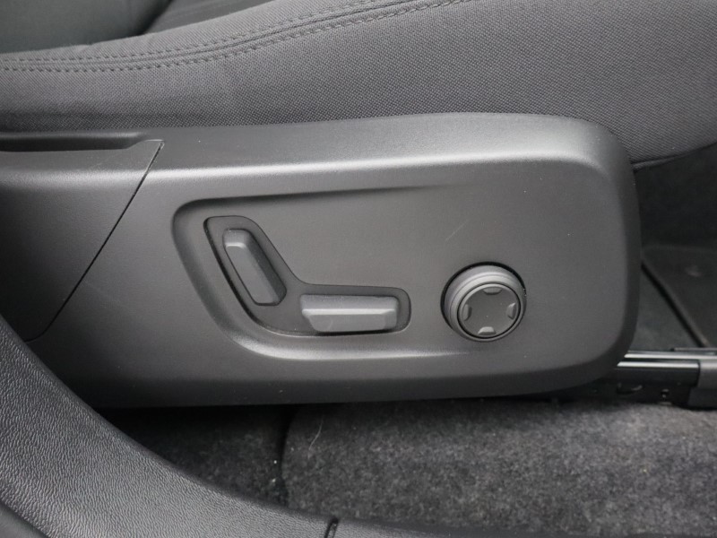 2024 (24) VOLVO XC40 175kW Recharge Plus 69kWh 5dr Auto 5055917