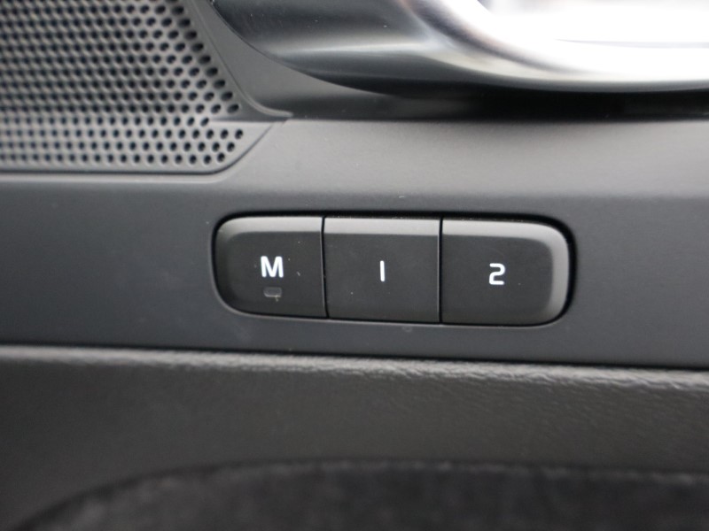 2024 (24) VOLVO XC40 175kW Recharge Plus 69kWh 5dr Auto 5055916