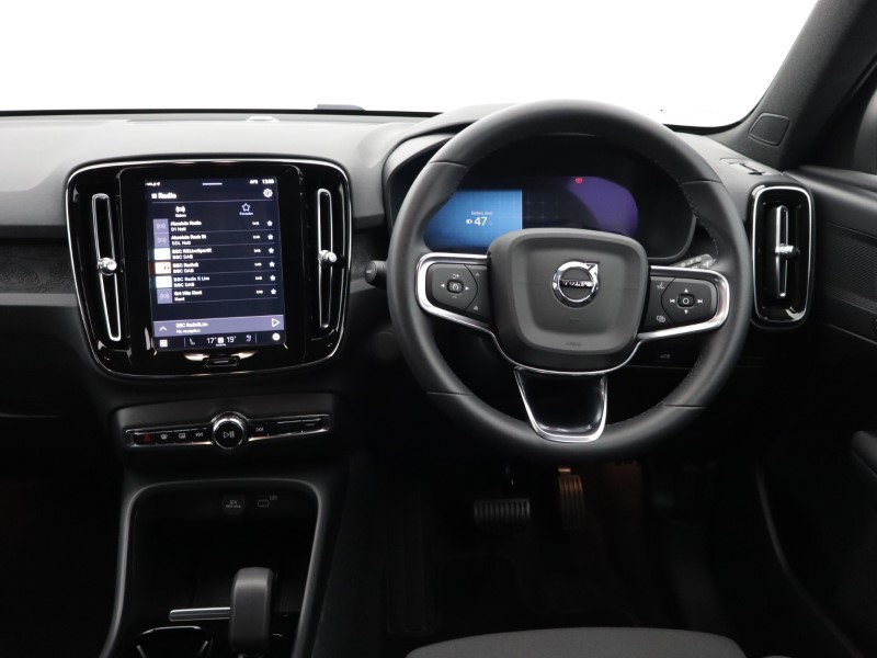 2024 (24) VOLVO XC40 175kW Recharge Plus 69kWh 5dr Auto 5055928