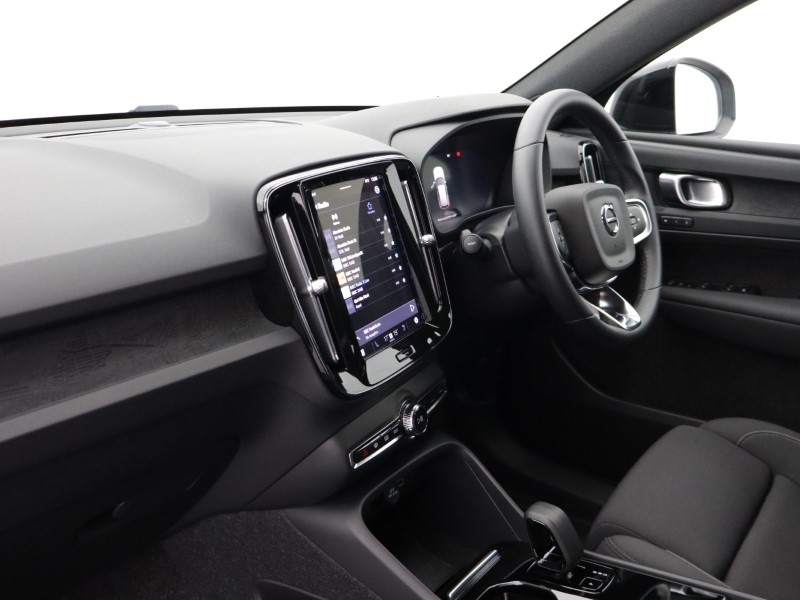2024 (24) VOLVO XC40 175kW Recharge Plus 69kWh 5dr Auto 5055923