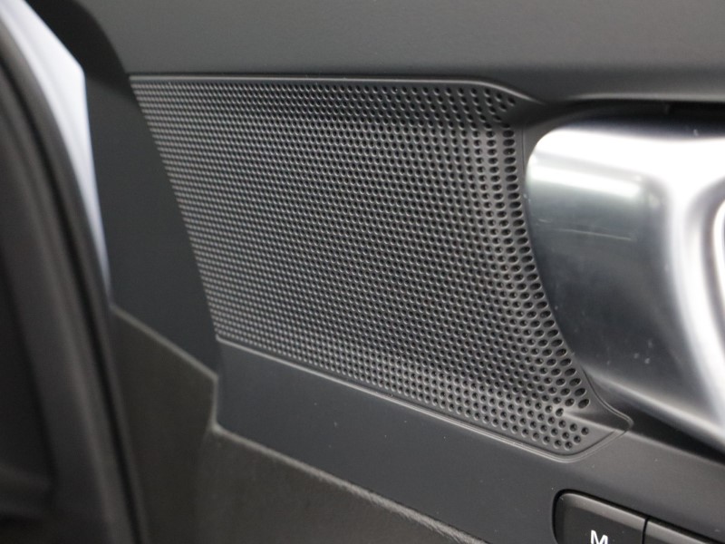 2024 (24) VOLVO XC40 175kW Recharge Plus 69kWh 5dr Auto 5055913