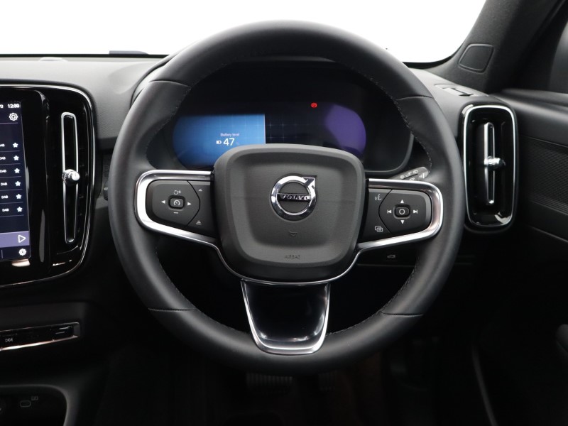 2024 (24) VOLVO XC40 175kW Recharge Plus 69kWh 5dr Auto 5055929