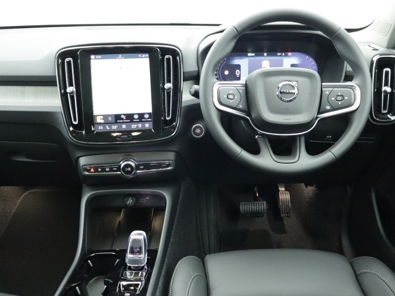 2026 (75) VOLVO XC40 2.0 B3P Plus Pro Dark 5dr Auto 5284490