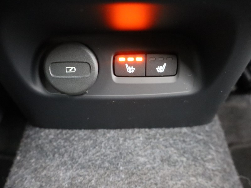 2026 (75) VOLVO XC40 2.0 B3P Plus Pro Dark 5dr Auto 5284489