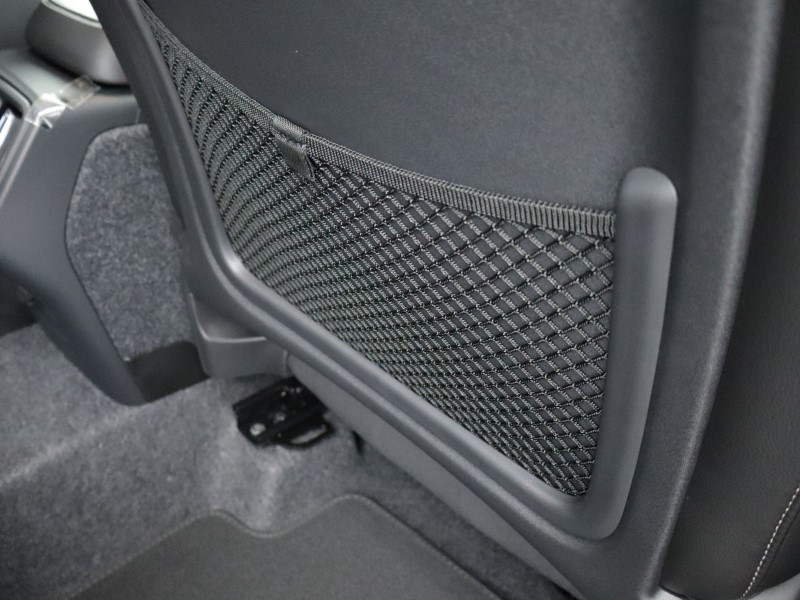 2026 (75) VOLVO XC40 2.0 B3P Plus Pro Dark 5dr Auto 5284486