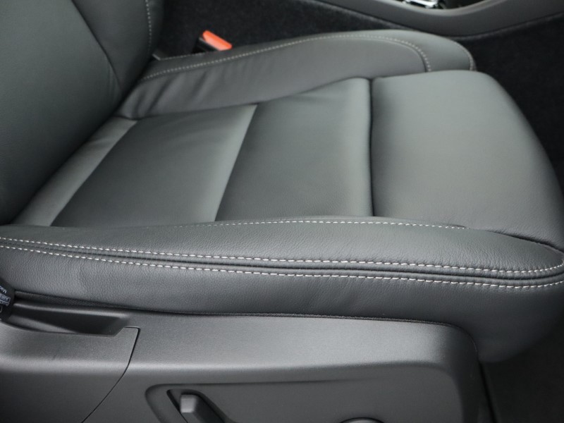 2026 (75) VOLVO XC40 2.0 B3P Plus Pro Dark 5dr Auto 5284479