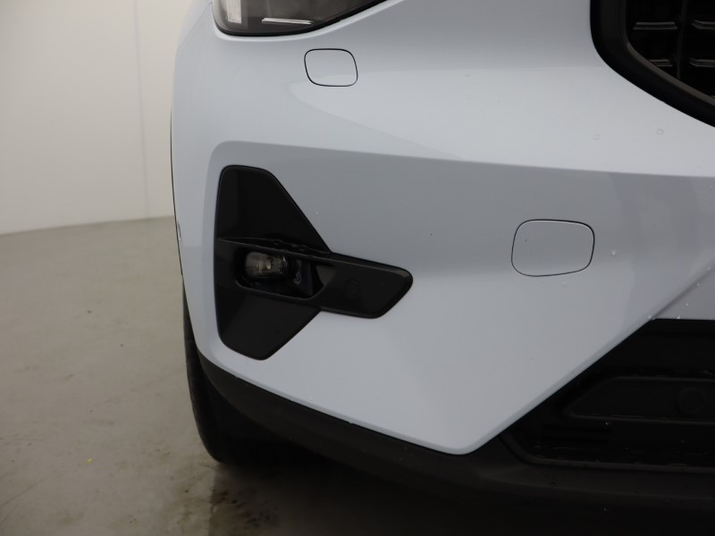 2026 (75) VOLVO XC40 2.0 B3P Plus Pro Dark 5dr Auto 5284460