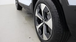 2026 (75) VOLVO XC40 2.0 B3P Plus Pro Dark 5dr Auto 5284469